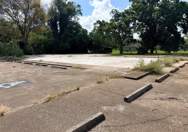 Photo 2 of Land for sale at 612 Highway 90 E, Liberty, TX 77575 | MLS# 39478422 | Listing updated on 2026-09-16