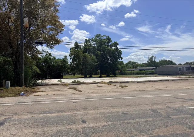 Photo 3 of Land for sale at 612 Highway 90 E, Liberty, TX 77575 | MLS# 39478422 | Listing updated on 2026-09-16