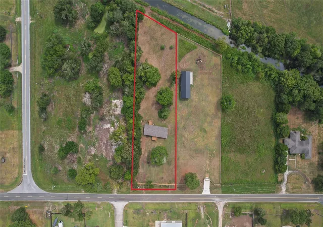 Photo 2 of Single family home for sale at 4237 S Main St, Anahuac, TX 77514 | MLS# 75066486 | Listing updated on 2026-10-06