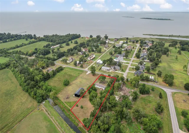 Photo 3 of Single family home for sale at 4237 S Main St, Anahuac, TX 77514 | MLS# 75066486 | Listing updated on 2026-10-06