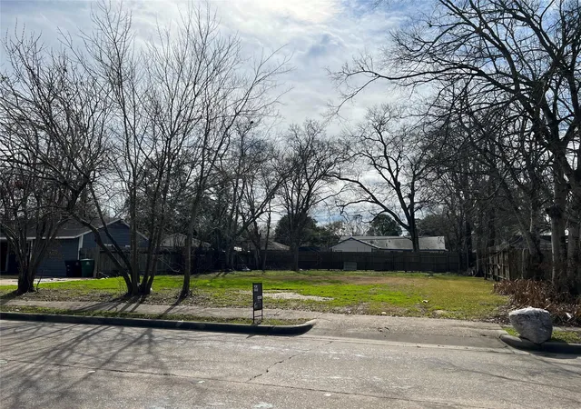 Photo 1 of Land for sale at 5905 Beechnut St, Houston, TX 77074 | MLS# 21272327 | Listing updated on 2026-09-11