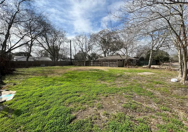Photo 3 of Land for sale at 5905 Beechnut St, Houston, TX 77074 | MLS# 21272327 | Listing updated on 2026-09-11