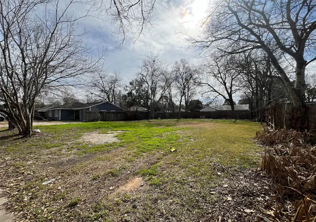 Photo 3 of Land for sale at 5905 Beechnut St, Houston, TX 77074 | MLS# 21272327 | Listing updated on 2026-09-11