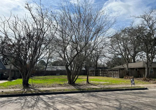 Photo 4 of Land for sale at 5905 Beechnut St, Houston, TX 77074 | MLS# 21272327 | Listing updated on 2026-09-11