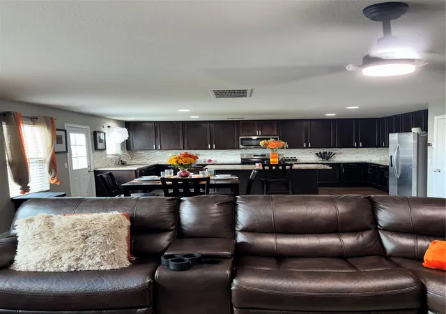 Photo 4 of Single family home for sale at 1312 Barton Crk Ln, Rosenberg, TX 77471 | MLS# 85425775 | Listing updated on 2026-09-11