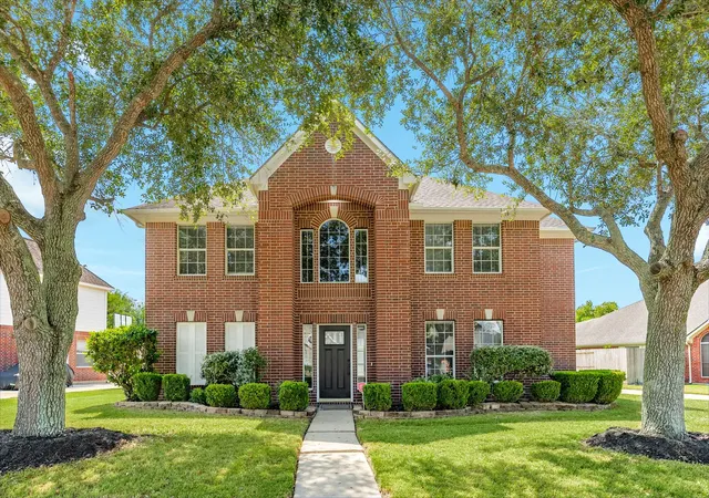 Photo 1 of Single family home for sale at 3206 Braesview Dr, Pearland, TX 77584 | MLS# 34693605 | Listing updated on 2026-10-04