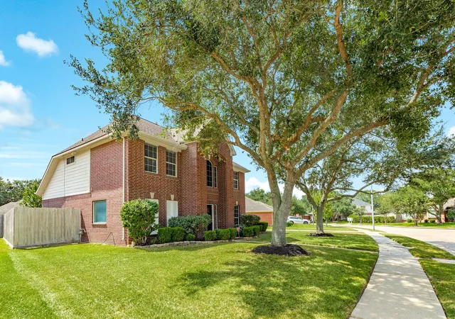 Photo 2 of Single family home for sale at 3206 Braesview Dr, Pearland, TX 77584 | MLS# 34693605 | Listing updated on 2026-10-04