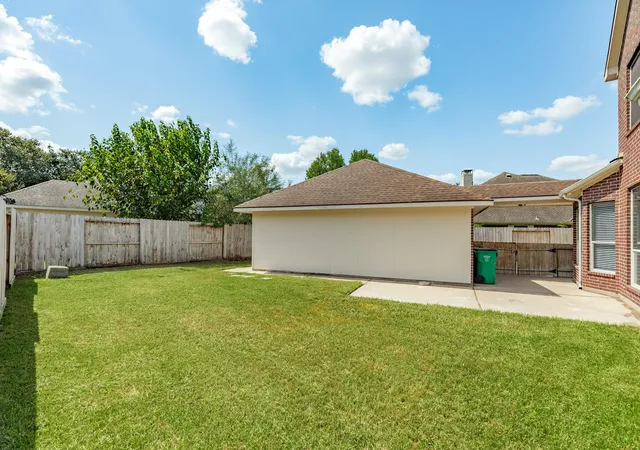 Photo 34 of Single family home for sale at 3206 Braesview Dr, Pearland, TX 77584 | MLS# 34693605 | Listing updated on 2026-10-04