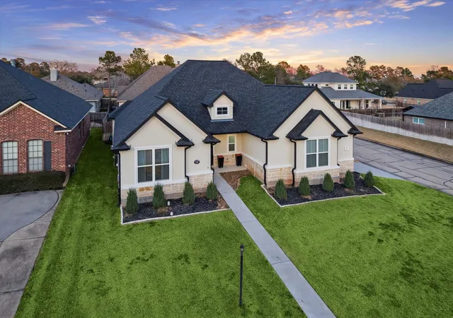 Photo 1 of Single family home for sale at 203 Hampton Glen Rd, Montgomery, TX 77356 | MLS# 43822999 | Listing updated on 2026-09-20
