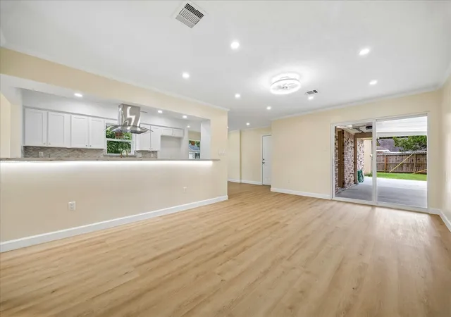 Photo 3 of Single family home for sale at 4802 Elm St, Pearland, TX 77581 | MLS# 66597510 | Listing updated on 2026-09-16