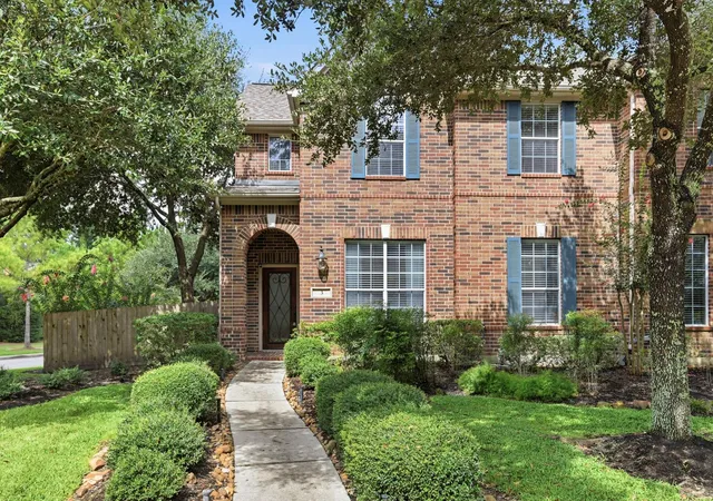 Photo 2 of Townhouse for sale at 3 Avenswood Pl, Spring, TX 77382 | MLS# 69855431 | Listing updated on 2026-09-13