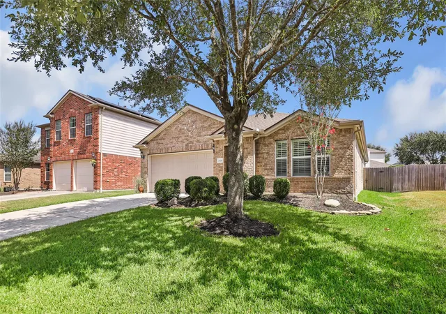 Photo 2 of Single family home for sale at 2708 Woodspring Acres Dr, Kingwood, TX 77345 | MLS# 7489292 | Listing updated on 2026-09-03