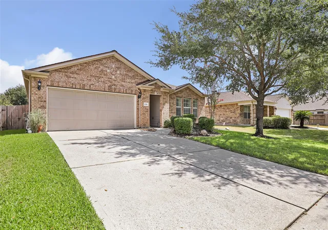 Photo 3 of Single family home for sale at 2708 Woodspring Acres Dr, Kingwood, TX 77345 | MLS# 7489292 | Listing updated on 2026-09-03