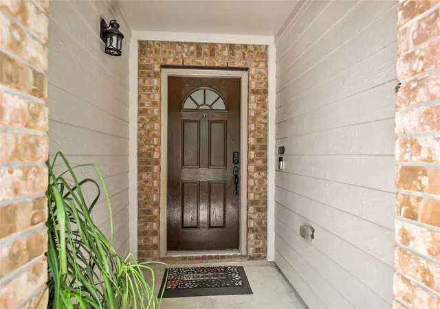 Photo 3 of Single family home for sale at 2708 Woodspring Acres Dr, Kingwood, TX 77345 | MLS# 7489292 | Listing updated on 2026-09-03