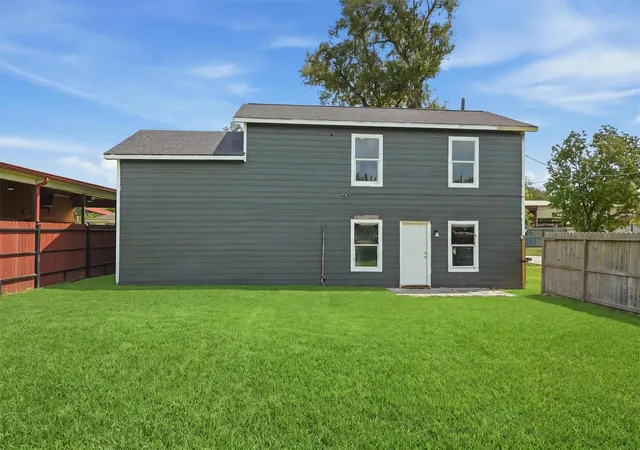 Photo 1 of Multi family home for sale at 1141 Frankie St, Houston, TX 77015 | MLS# 15438949 | Listing updated on 2026-09-19