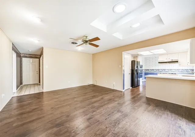 Photo 3 of Sale Pending at 7303 Osage St, Houston, TX 77036 | MLS# 94658267 | Listing updated on 2026-09-21