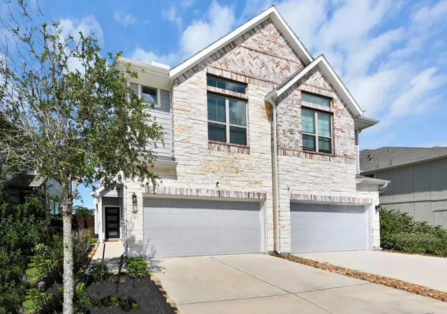 Photo 3 of Townhouse for sale at 9746 Soto St, Rosharon, TX 77583 | MLS# 58128036 | Listing updated on 2026-09-22