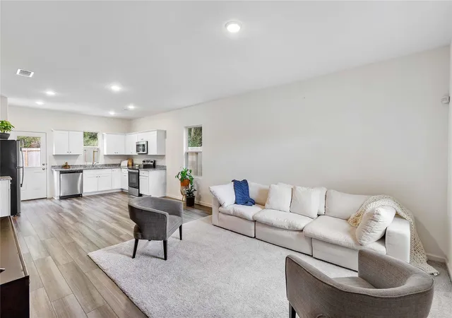Photo 3 of Single family home for sale at 3626 Addington Ct, Huffman, TX 77336 | MLS# 51667121 | Listing updated on 2026-09-01