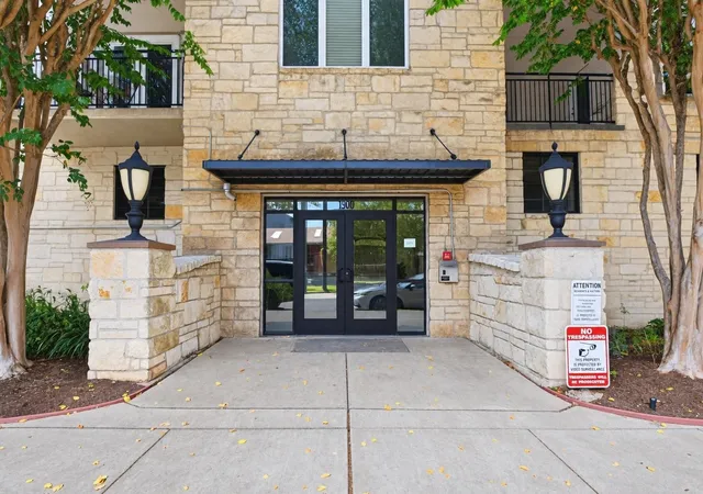 Photo 3 of Condo for sale at 1900 Genesee St #409, Houston, TX 77006 | MLS# 69079446 | Listing updated on 2026-09-11