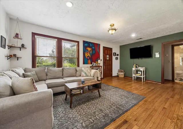 Photo 3 of Single family home for sale at 302 Damon St, Richmond, TX 77406 | MLS# 7116902 | Listing updated on 2026-09-09