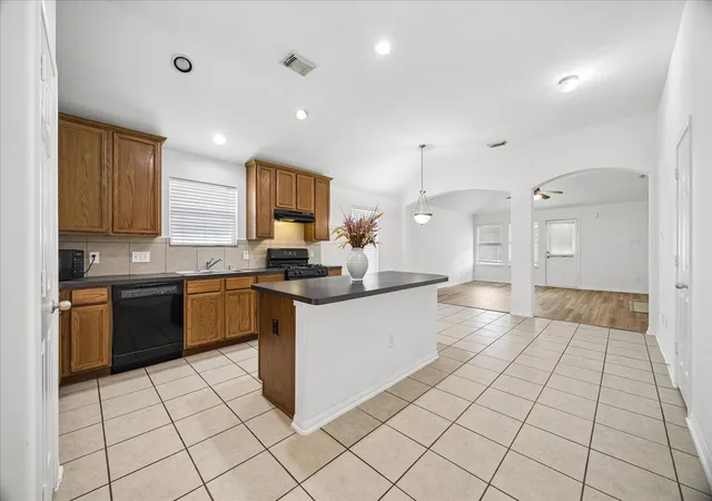 Photo 2 of Single family home for sale at 9211 Sunlit Park Dr, Humble, TX 77396 | MLS# 58872551 | Listing updated on 2026-10-07
