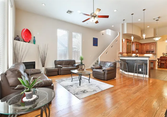 Photo 1 of Single family home for sale at 826 E 29th Street, Houston, TX 77009 | MLS# 83315933 | Listing updated on 2026-10-07