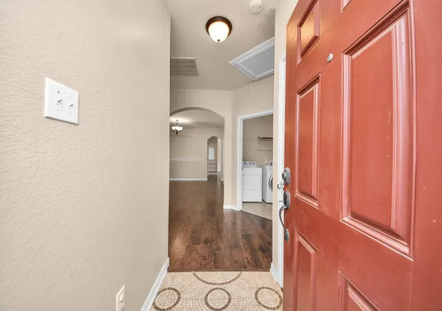 Photo 4 of Single family home for sale at 1612 Claremont Garden Cir, Houston, TX 77047 | MLS# 12430725 | Listing updated on 2026-09-24