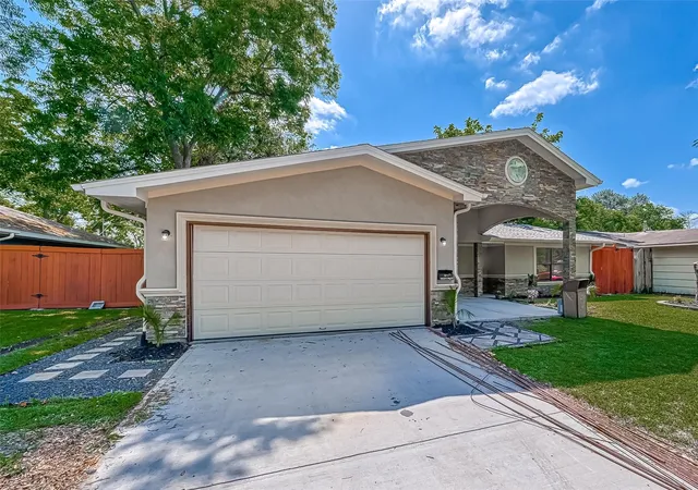Photo 2 of Sale Pending at 1918 Westcrest Dr, Houston, TX 77055 | MLS# 27538057 | Listing updated on 2026-09-12