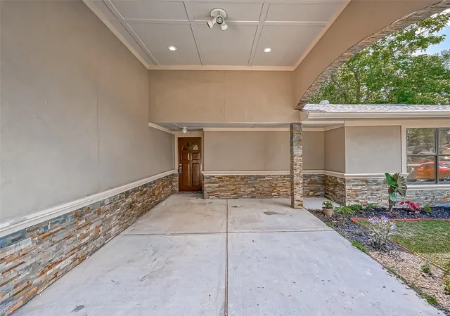 Photo 3 of Sale Pending at 1918 Westcrest Dr, Houston, TX 77055 | MLS# 27538057 | Listing updated on 2026-09-12