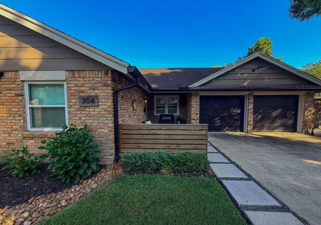 Photo 2 of Sale Pending at 704 Briargrove Dr, Alvin, TX 77511 | MLS# 96616836 | Listing updated on 2026-10-05
