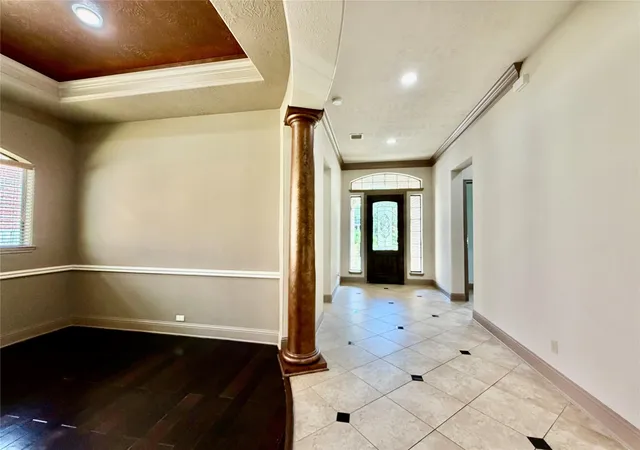 Photo 3 of Single family home for sale at 6223 Duke Trl Ln, Sugar Land, TX 77479 | MLS# 92193964 | Listing updated on 2026-09-16
