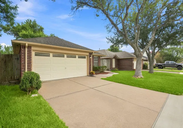 Photo 2 of Single family home for sale at 8105 Aspen St, Texas City, TX 77591 | MLS# 84367866 | Listing updated on 2026-10-09