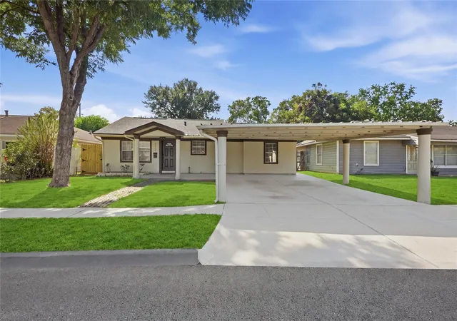 Photo 2 of Single family home for sale at 2418 Huntington Dr, Pasadena, TX 77506 | MLS# 79628855 | Listing updated on 2026-09-25
