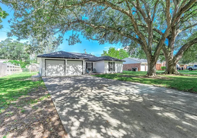 Photo 2 of Single family home for sale at 3713 Wilshire Dr, Alvin, TX 77511 | MLS# 67482049 | Listing updated on 2026-09-16