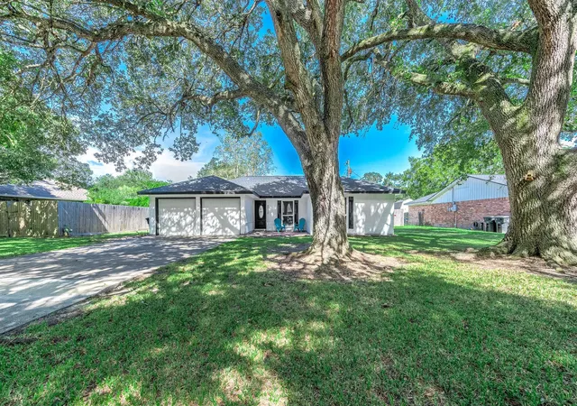 Photo 3 of Single family home for sale at 3713 Wilshire Dr, Alvin, TX 77511 | MLS# 67482049 | Listing updated on 2026-09-16