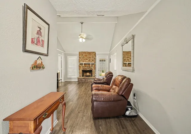 Photo 2 of Sale Pending at 12210 Taylors Xing Dr, Tomball, TX 77375 | MLS# 37043050 | Listing updated on 2026-09-17