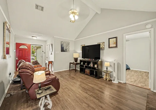 Photo 3 of Sale Pending at 12210 Taylors Xing Dr, Tomball, TX 77375 | MLS# 37043050 | Listing updated on 2026-09-17
