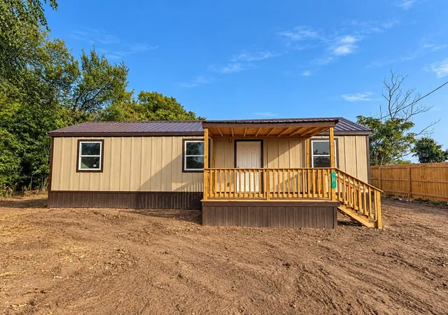 Photo 1 of Single family home for sale at 818 S Austin, Bremond, TX 76629 | MLS# 70314546 | Listing updated on 2026-09-23