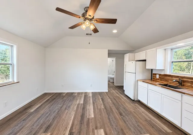 Photo 3 of Single family home for sale at 818 S Austin, Bremond, TX 76629 | MLS# 70314546 | Listing updated on 2026-09-23