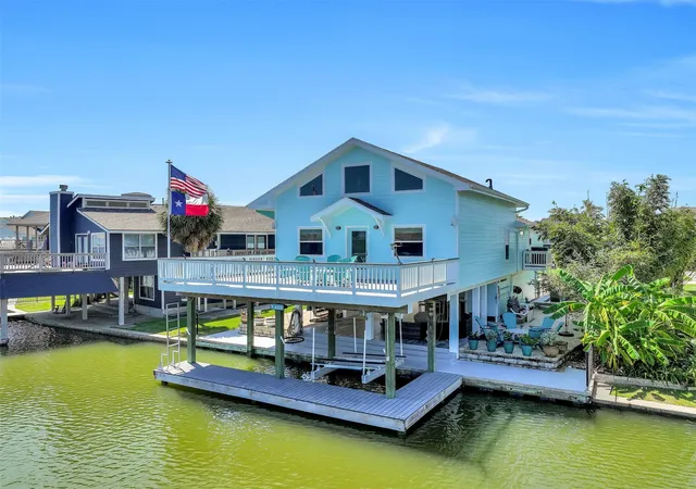 Photo 1 of Single family home for sale at 4310 Karankawa Way, Galveston, TX 77554 | MLS# 46980351 | Listing updated on 2026-10-11