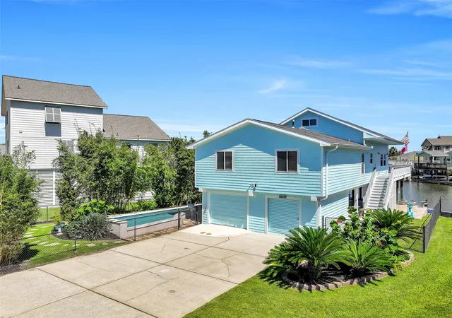 Photo 3 of Single family home for sale at 4310 Karankawa Way, Galveston, TX 77554 | MLS# 46980351 | Listing updated on 2026-10-11