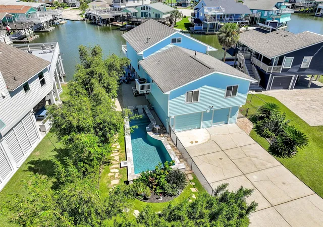 Photo 3 of Single family home for sale at 4310 Karankawa Way, Galveston, TX 77554 | MLS# 46980351 | Listing updated on 2026-10-11
