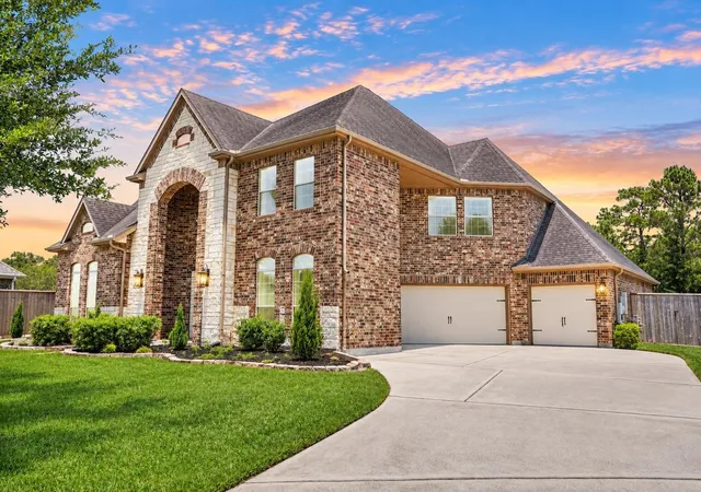 Photo 1 of Single family home for sale at 405 Old Orchard Dr, Dickinson, TX 77539 | MLS# 10816728 | Listing updated on 2026-10-08