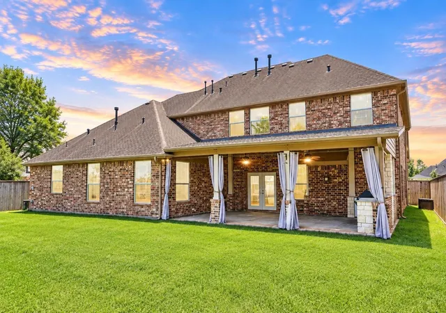 Photo 2 of Single family home for sale at 405 Old Orchard Dr, Dickinson, TX 77539 | MLS# 10816728 | Listing updated on 2026-10-08