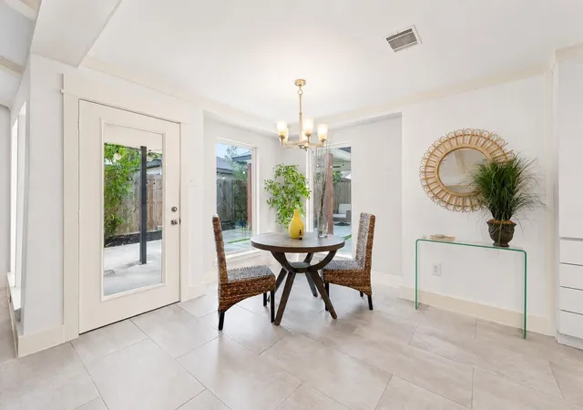 Photo 4 of Single family home for sale at 10611 Deerwood Rd, Houston, TX 77042 | MLS# 24858613 | Listing updated on 2026-09-20
