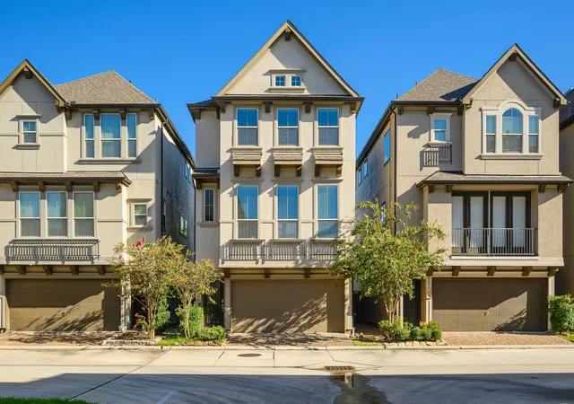 Single family home for sale at 10716 Addicks Oaks Pl, Houston, TX 77043 | MLS# 14270242
