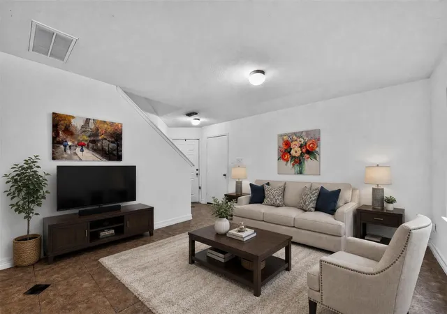 Photo 3 of Single family home for sale at 3423 Fld Manor Ln, Houston, TX 77047 | MLS# 47747131 | Listing updated on 2026-09-08