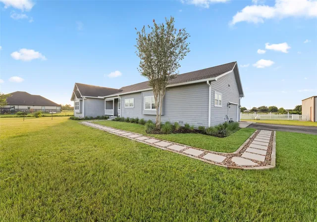 Photo 3 of Sale Pending at 32510 Widgeon St, Brookshire, TX 77423 | MLS# 17465289 | Listing updated on 2026-09-28