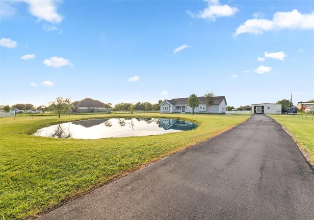 Photo 4 of Sale Pending at 32510 Widgeon St, Brookshire, TX 77423 | MLS# 17465289 | Listing updated on 2026-09-28