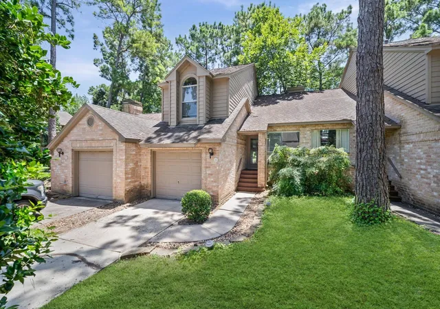 Photo 2 of Townhouse for sale at 13 Lakeridge Dr, Spring, TX 77381 | MLS# 37223925 | Listing updated on 2026-09-13